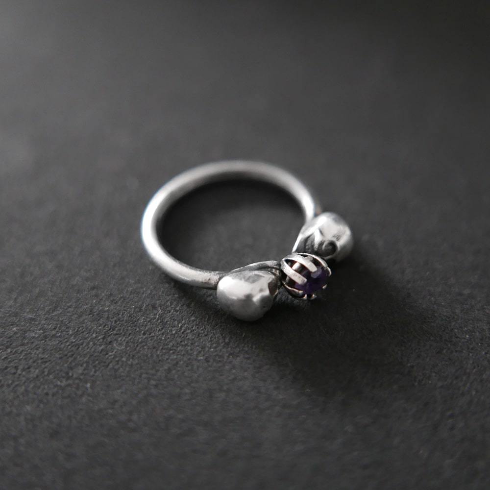 Skulls Ring with Stone - DeZigner Studio Skulls Ring with Stone - DeZigner Studio